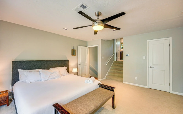 Waterfront Seguin Lake House Near Downtown