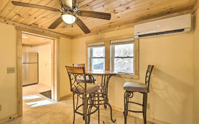 Quaint Appalachian Getaway ~ 2 Mi to Boone!