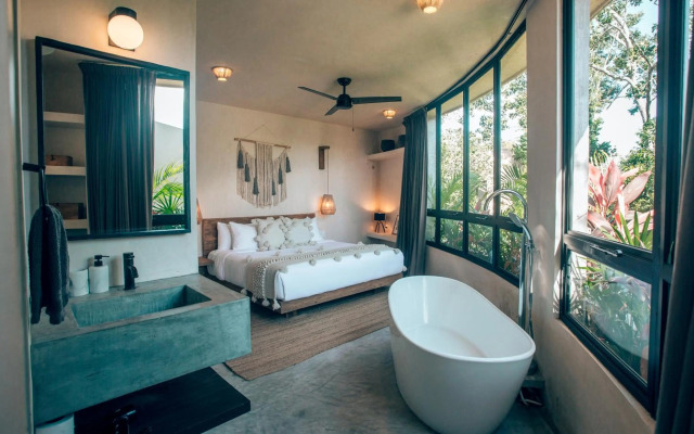 Round Villa Private Pool & Jungle rooftop 2A