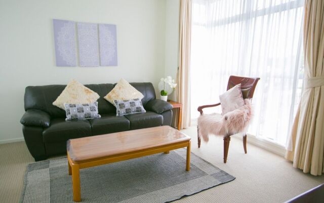 Epsom Central Modern 3Brd Apt