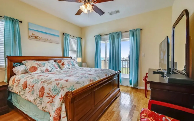 Sunflower Surf by Ryson Vacation Rentals