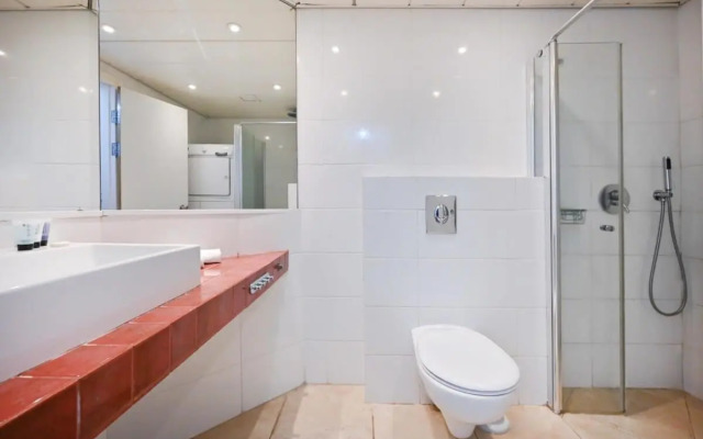 Beach Front 2BR in Sea Hotel by HolyGuest