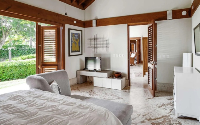 Sunny Vacation Villa 67