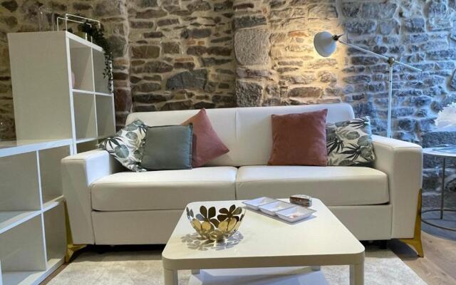 STUDIO HYPERCENTRE à 1 MN PLAGE ET DES PORTS