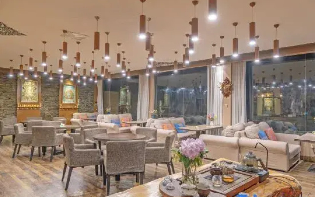 Yading Zhaxi Kongshu Tibetan Culture Theme Hotel