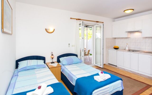 Apartments Miramare & Campara