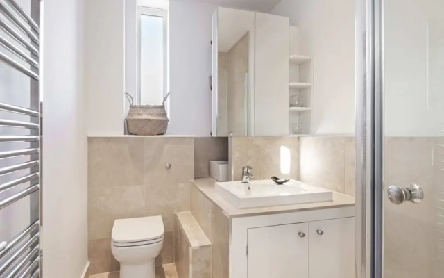 Cosy 2 Bedroom House Near Greenwich