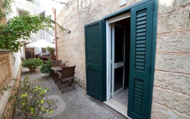 Dimora Tipica Specchia