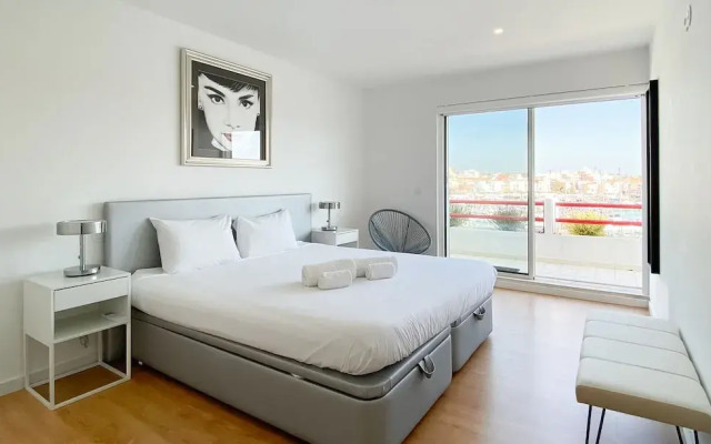 Penthouse Triplex com Jacuzzi T3 HsR Vilamarina