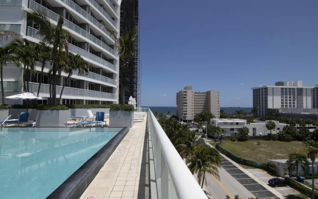 Sapphire Suite Beachfront, Gym + Pool!