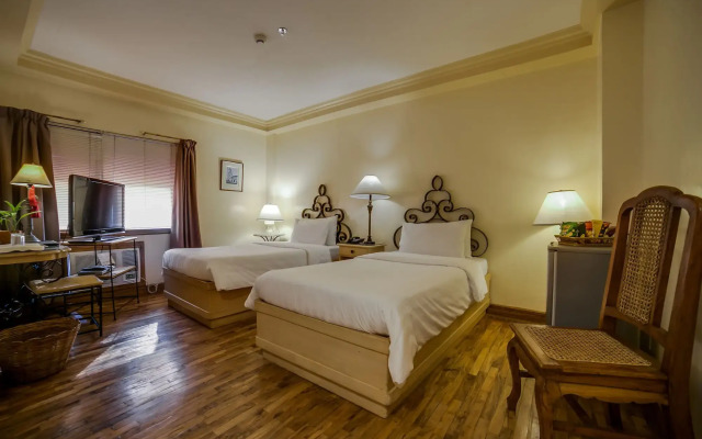 Roxas President's Inn