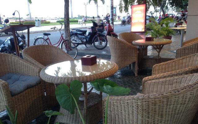 New Season Riverside Hotel