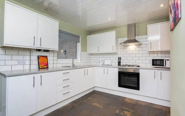 The Pitcairn Residence - 3 Bedroom House