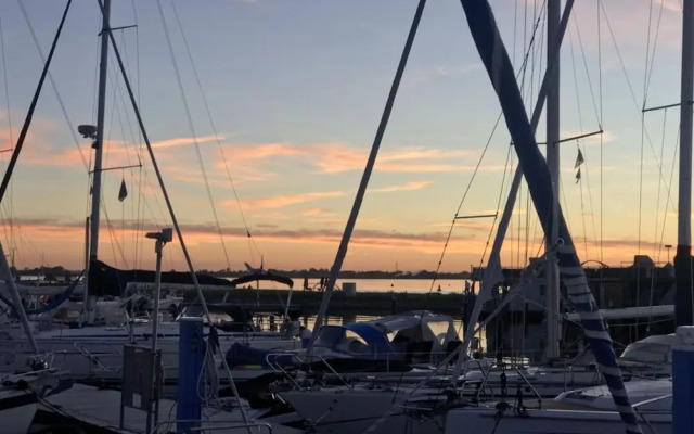 Houseboat South Beach