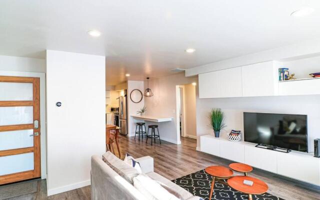 Condo 24! Prized Location. Modern! Bright! Enjoy!