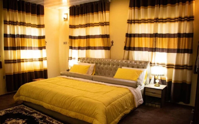 Ralph and Comfort Luxury Suites