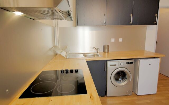 Rustic Flat in the Heart of Bayonne