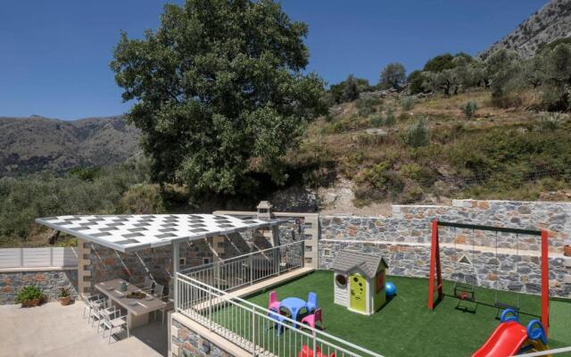 Aloni Villa, an Awe-Inspiring Retreat, By ThinkVilla