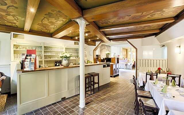 Hotel And Restaurant Zum Roten Tore