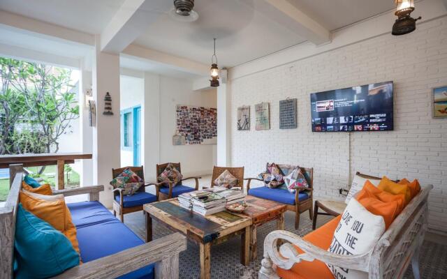 Paras Paros Marina Lodge