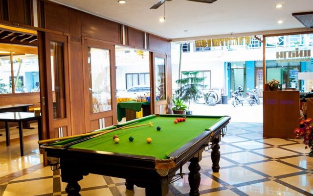 Triple Rund Place Hotel