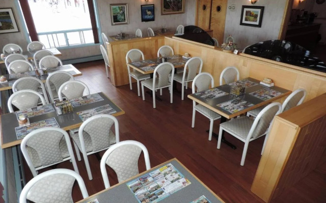 Travelodge by Wyndham Grand Falls