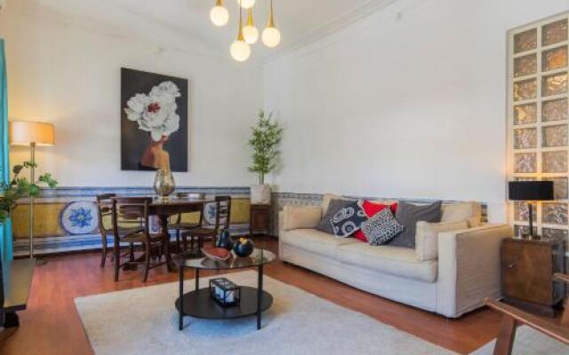 Charming Chiado 2Bedr W/Balcony And View