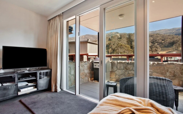 Nanook Thredbo Squatters Run