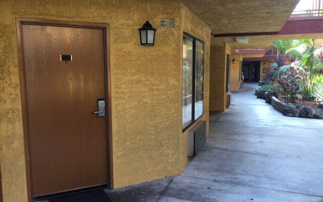 Studio 6 Suites Gardena, CA