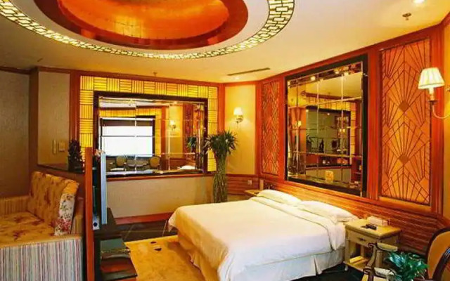 Manhattan Bund Business