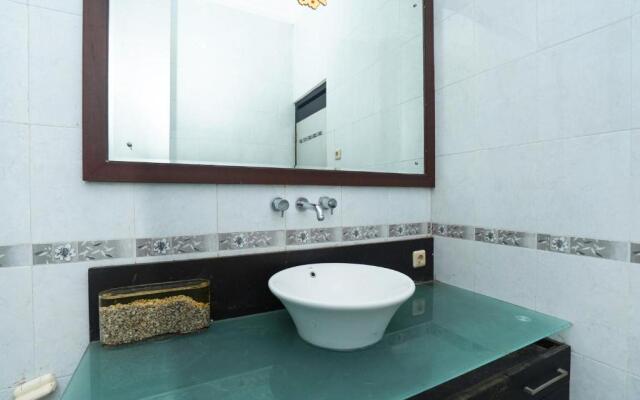 SPOT ON 2483 Salju Korea Residence