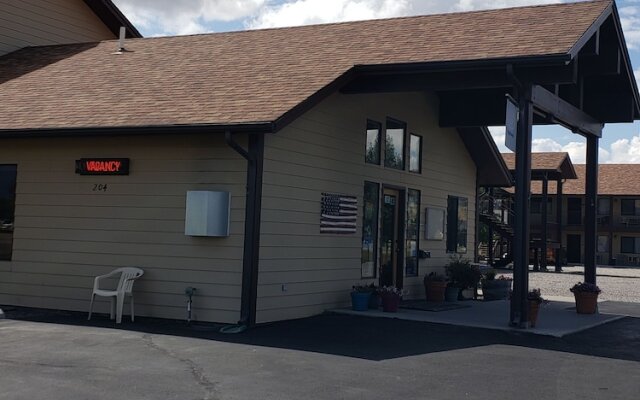 Fan Mountain Inn