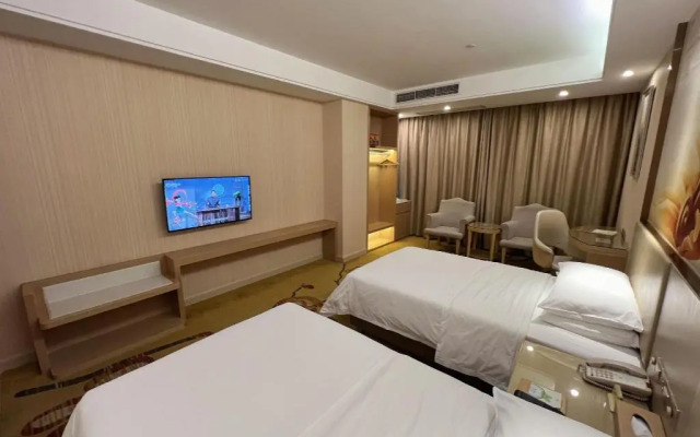 Vienna Hotel (Huidong and Run Pedestrian Street)