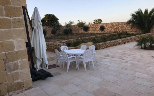 Farmhouse Villa in Gozo With Large Pool & Garden
