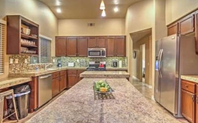 Updated 4BR Home in Palm Desert