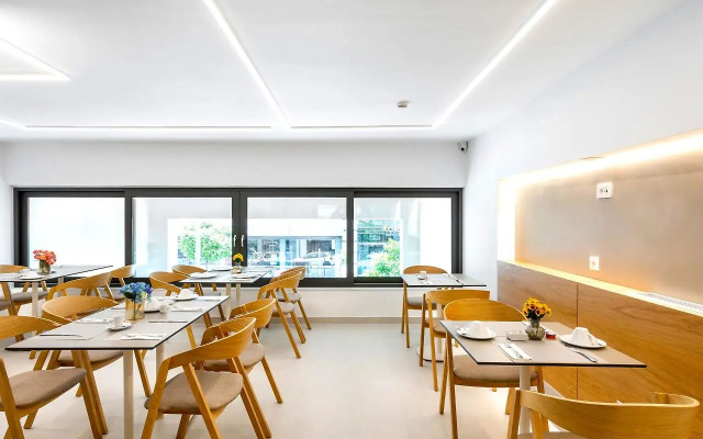 DAYS City Suites