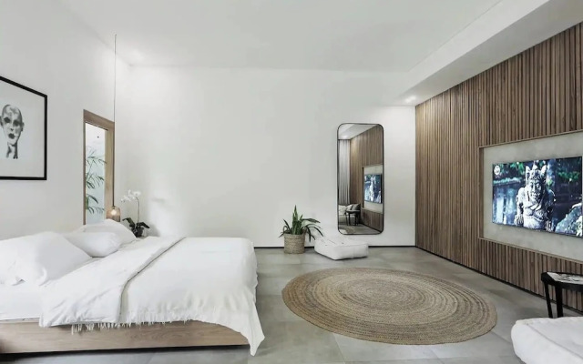 Villa Q - Contemporary Pool House
