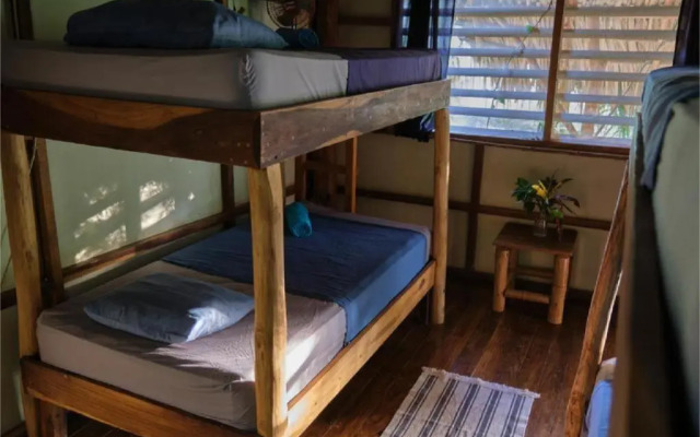 Hostel Clandestino Maderas