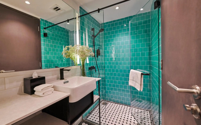 J-Hotel by Dorsett