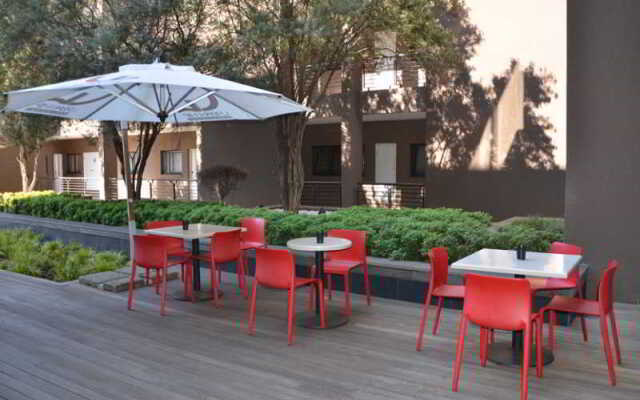 The Nicol Hotel