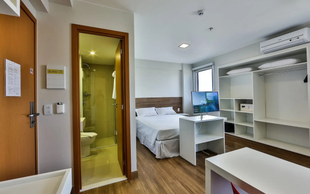 i5 Play Hotel