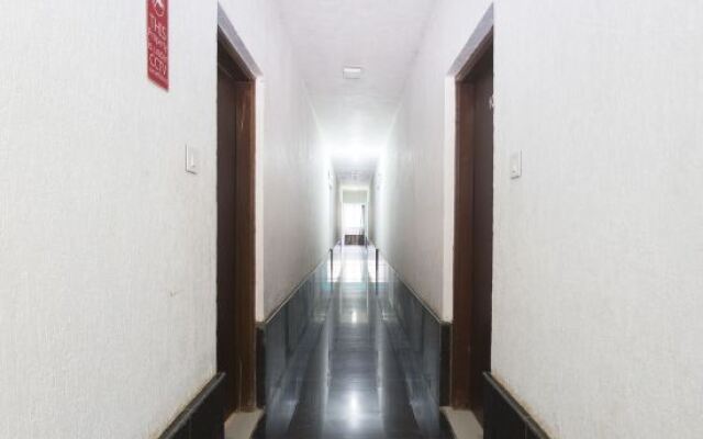 OYO 10389 Latanand Residency
