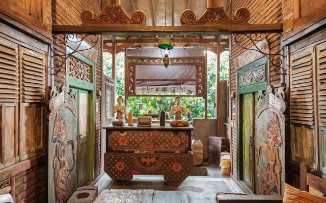 TwoSpaces Living at Bunga Desa Jimbaran