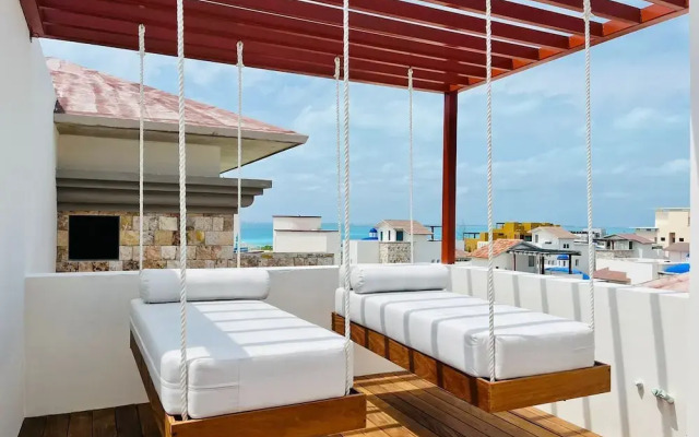 La Diosa Condos penthouse w plunge pool