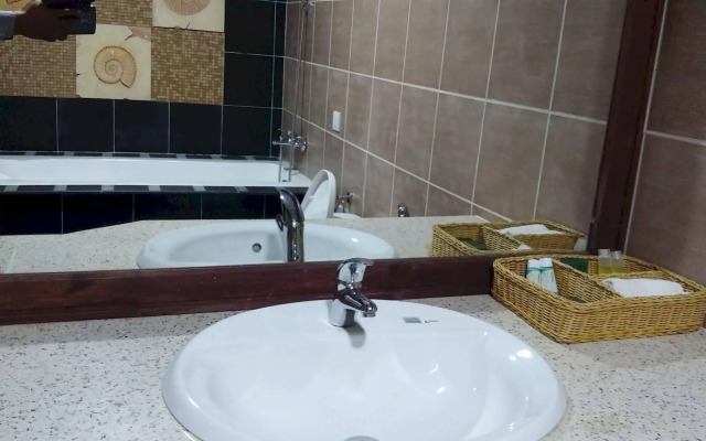 Bawga Theiddhi Hotel