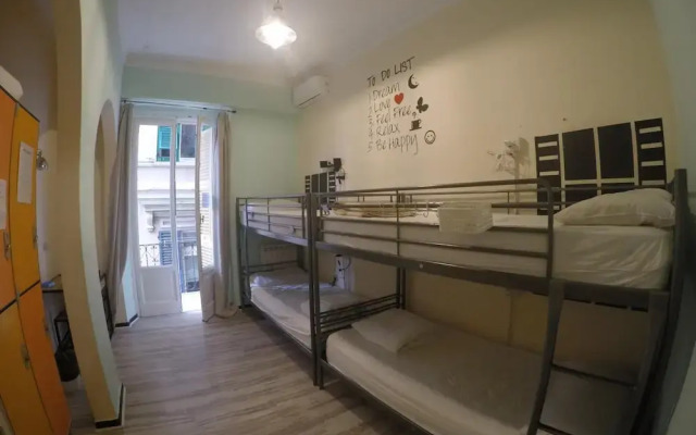 Victoria House Hostel