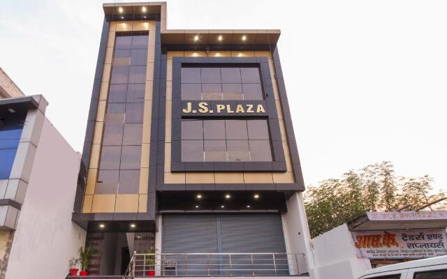 OYO 65072 Hotel JS Plaza