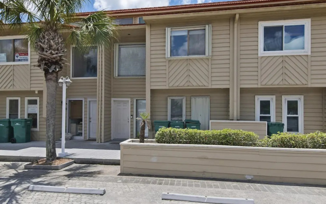 Green Reef #7- Emerald Horizon