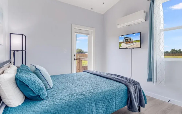 The Blue Flower 2 Bedroom Home