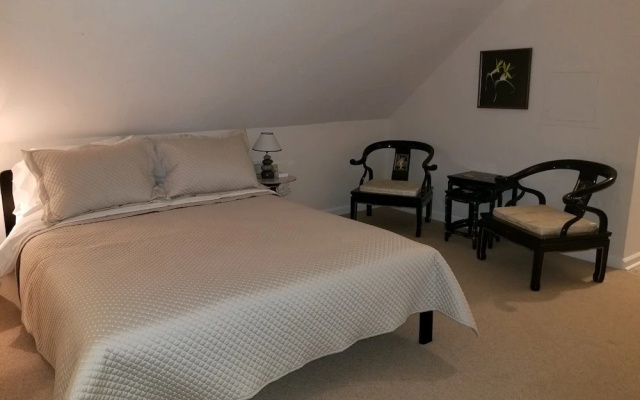 Lily Creek Lodge